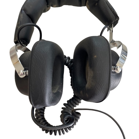 Panasonic HI-FI Headphone EAH-20 Comes With The Box - Picture 4 of 4